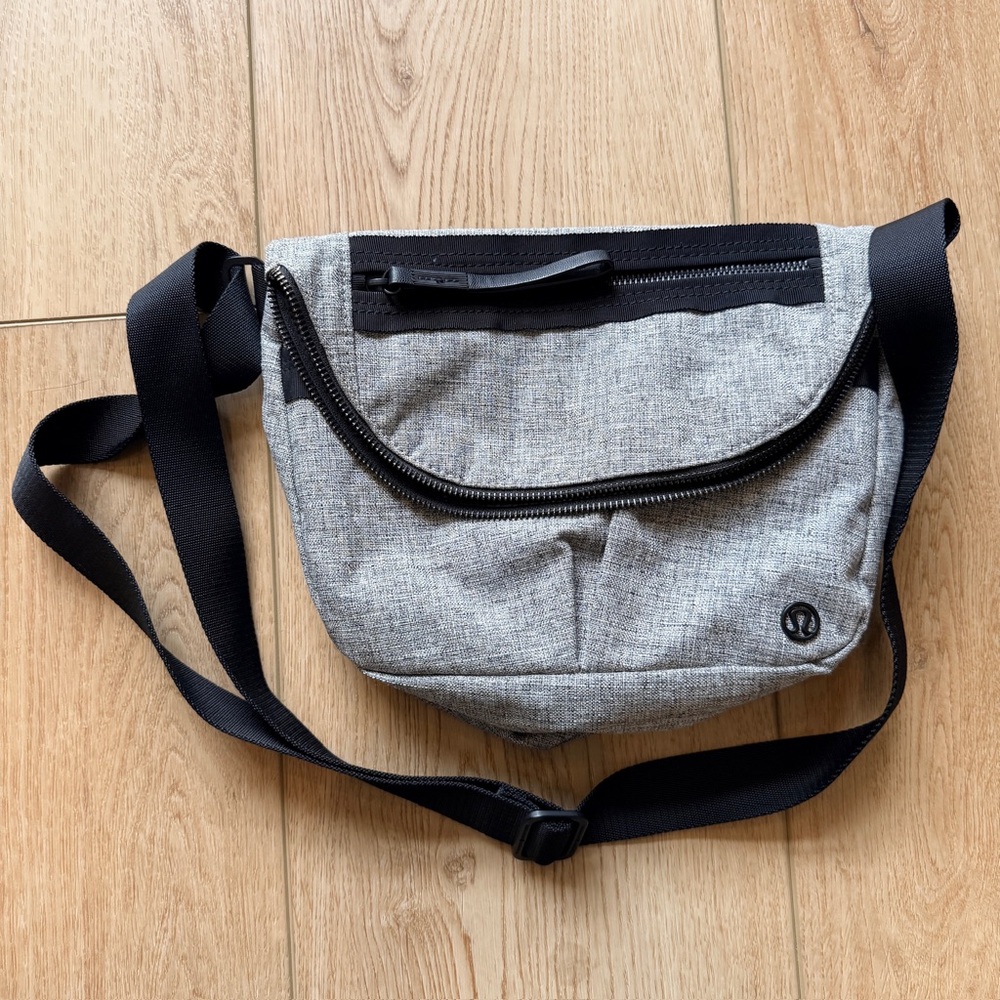 Lululemon festival crossbody bag 5L